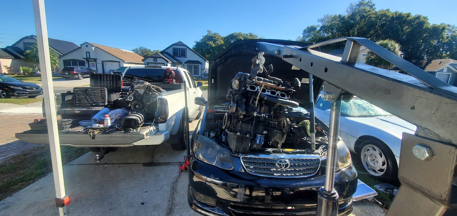 Open engine bay during mobile diagnostics